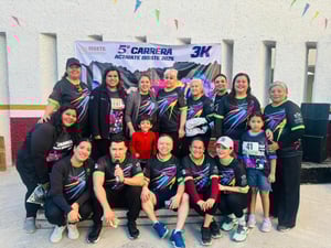 La comunidad participó en una carrera llena de color.  Con una amplia participación, la Clínica Hospital ISSSTE Monclova llevó a cabo la carrera recreativa