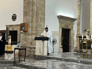 La verdadera reconstrucción comienza en el corazón de cada persona, donde debe habitar el amor, la compasión y el deseo de servir.  Durante la misa dominical