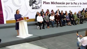 El gobierno federal despliega un operativo sin precedentes en Michoacán con 12,000 elementos para contener la violencia tras el asesinato del alcalde Carlos