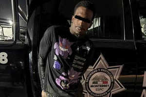 Una joven fue rescatada por policías de Monterrey luego de ser agredida con un machete por su pareja, un hombre hondureño que intentó ahorcarla tras