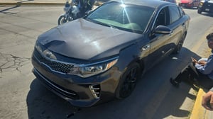 El tráfico y la falta de precaución provocaron el percance.  Un accidente vehicular ocurrido el mediodía de este lunes, en el bulevar San José, dejó como