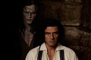 La adaptación de Frankenstein por Guillermo del Toro en Netflix revela cinco curiosidades sobre su producción, diseño y visión artística que la hacen única.