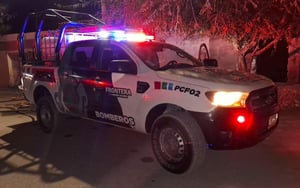 La movilización de los Bomberos evitó una tragedia.  Una humilde vivienda fue consumida por un incendio la noche del domingo, en la colonia