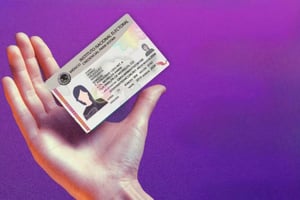 El Instituto Nacional Electoral inició la licitación para la producción de la credencial para votar 2026-2031, con sesión de aclaraciones y compromiso