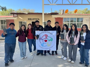 La asociación juvenil Manos al Cambio Región Carbonífera impulsa “Abriendo Corazones”, recolectando ropa para personas necesitadas y fomentando valores