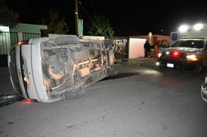 El Accidente movilizó a los cuerpos de rescate y seguridad.  Un choque con volcadura ocurrido la noche del lunes en la colonia Mezquital del Valle,