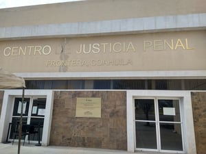 El castigo más severo en la historia judicial de Monclova  Un tribunal del Distrito Judicial de Monclova impuso una condena histórica de 100 años de prisión