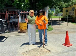 El Gobierno de Múzquiz mantiene la campaña permanente de bacheo, rehabilitando calles y mejorando la movilidad de la cabecera, villas y zonas minerales.