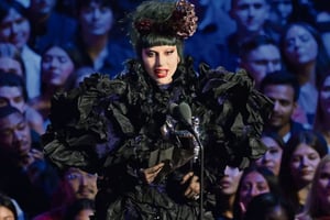 Lady Gaga reveló que un brote psicótico frenó su gira Joanne y la llevó a recibir atención psiquiátrica, tras la intensa presión del rodaje de “Nace