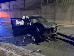 Piedras Negras, Coah.— Un fuerte accidente registrado la madrugada de este sábado en el sector norte de la ciudad terminó con la detención de un entrenador