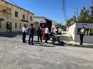 Confusión inicial: No fue atropellado.  La tarde de este sábado, un cobrador de Banco Azteca resultó con diversas lesiones luego de sufrir una caída mientras
