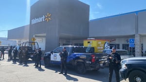   La Policía Estatal mantiene en marcha un operativo especial por el Buen Fin, reforzado en los principales corredores y plazas comerciales de la ciudad,