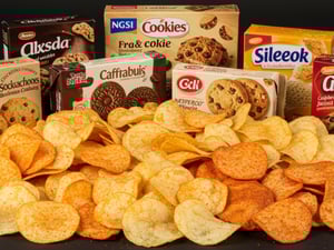 El consumo habitual de alimentos ultraprocesados —que incluyen desde productos listos para calentar hasta botanas con altos niveles de azúcar, sal, grasas