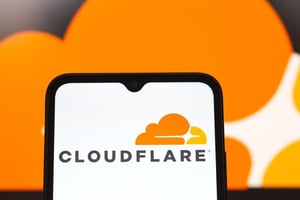 Una falla global en Cloudflare provocó la caída de ChatGPT, X y otras plataformas clave, generando interrupciones en múltiples servicios digitales durante