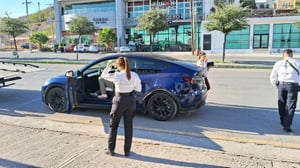  Accidente matutino se registró en el bulevar Francisco I. Madero.  La mañana de este martes se registró un percance vehicular a la altura de la colonia