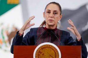 La presidenta Claudia Sheinbaum Pardo desmintió un supuesto atentado contra la embajadora de Israel en México, Etna Kranz Neiger, y negó la participación