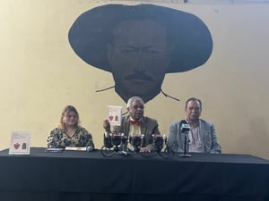 La Casa de la Cultura fue sede de la presentación de un libro que recopila un siglo de historia de Palau y su integración al municipio de Múzquiz.  Este