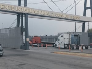 Las estrictas políticas de inspección 'totales' de EE. UU. en la frontera han disparado los tiempos de cruce en Piedras Negras–Eagle Pass de 1.5 a 5.5 horas,