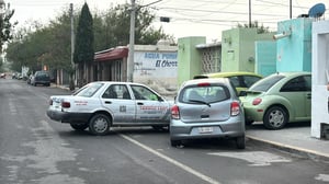 El accidente movilizó a los cuerpos de rescate y seguridad.  Durante la mañana de este jueves, un taxista que circulaba a gran velocidad terminó estrellando