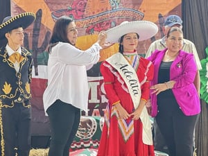 Escuelas de Juárez realizaron ceremonias de ensombrecimiento de “La Adelita” y “El Juan” para conmemorar el Día de la Revolución Mexicana, con la participación