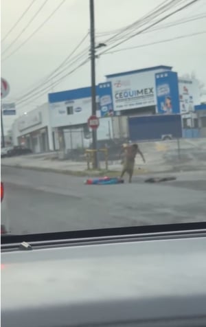 Las autoridades buscaron a Morín pero no lograron ubicarlo.  Un hombre identificado como Emmanuel terminó con fuertes lesiones luego de ser agredido