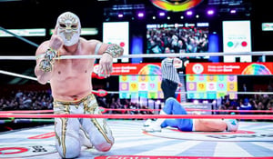    Místico avanza a la final del torneo La Leyenda Azul. La justa en honor a Blue Demon define a sus últimos finalistas este fin de semana.  Místico