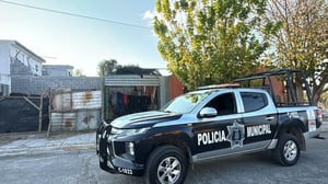 Los niños gritaban por una ventana a las personas que pasaban que tenían hambre.  Dos menores de apenas tres años fueron rescatados la tarde del jueves