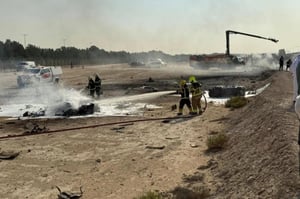 Un caza HAL Tejas de la India se estrelló durante una exhibición en el Dubai Air Show, resultando en la muerte de su piloto.  Un avión de combate HAL Tejas