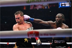    Saúl 'Canelo' Álvarez confirmó su intención de enfrentar nuevamente a Terence Crawford en una esperada revancha para 2026.  El campeón mexicano Saúl