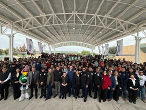 La conferencia incluyó una sesión de preguntas y respuestas en la que alumnos y personal docente abordaron mitos y realidades de la seguridad pública.  Nava,