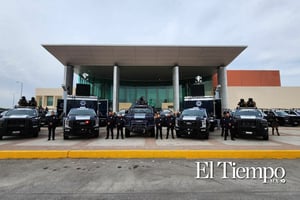 La inversión total supera los 20 millones de pesos.  El alcalde de Monclova, Carlos Villarreal Pérez, encabezó la entrega de una unidad táctica Black Mamba,