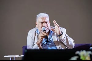 El actor Joaquín Cosío generó debate en redes sociales tras criticar la reciente reaparición pública de Andrés Manuel López Obrador, desatando respuestas