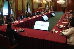 La presidenta Sheinbaum se reunió con los principales empresarios del país y anunció la creación de un consejo para promover inversiones alineadas al Plan