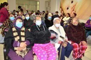 La Secretaría de Salud de Coahuila ofrece cirugías gratuitas de cataratas en Múzquiz, beneficiando a decenas de pacientes y mejorando significativamente