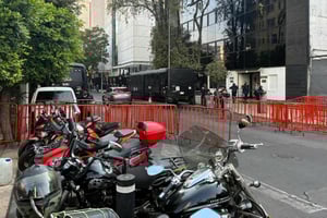 El Senado amaneció blindado por policías capitalinos ante el próximo debate de la Ley General de Aguas, mientras se prevé la llegada de manifestantes