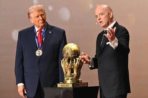 La FIFA otorgó por primera vez su premio de la paz al Presidente Donald Trump durante el sorteo de la Copa del Mundo realizado en Washington, D.C.