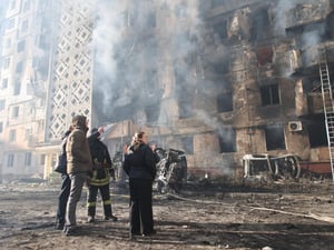 Un ataque ruso con drones dejó un niño de 12 años muerto en Ucrania mientras Estados Unidos y varios aliados mantienen conversaciones de paz bajo estricta