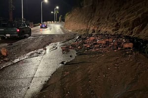 El frente frío número 18 provocó lluvias intermitentes y el cierre precautorio de puertos en cuatro municipios de Baja California Sur.  El ingreso de humedad