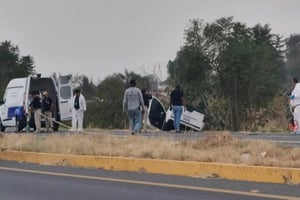 Un conductor murió la mañana del 6 de diciembre tras impactarse contra una tolva en la carretera Comonfort-Celaya, generando una fuerte movilización