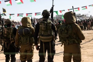 El movimiento islamista palestino Hamas declaró que está dispuesto a entregar sus armas en Gaza a una autoridad palestina, condicionándolo