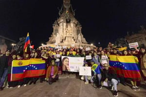 Partidarios de la líder opositora venezolana María Corina Machado se manifestaron en decenas de ciudades del mundo para conmemorar su Premio Nobel de la Paz,
