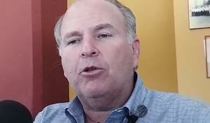 El diputado federal Theodoros Kalionchiz advirtió que la falta de inversión energética provoca apagones, afectando a empresas, comercios y hogares en todo