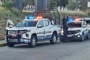 Un cadáver con huellas de tortura fue localizado la madrugada de este martes bajo el puente del Periférico Ecológico, en Amozoc, un hecho que activó un amplio