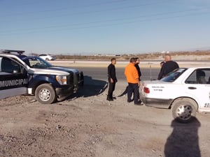 Un taxista de la línea Premier vivió una situación de tensión la tarde de este martes cuando tres sujetos intentaron despojarlo de sus pertenencias