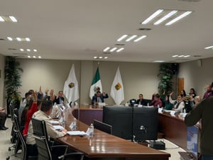 El Ayuntamiento realizó la Primera Sesión Ordinaria de Cabildo de diciembre, encabezada por el alcalde Jacobo Rodríguez. En la reunión, a la que asistieron