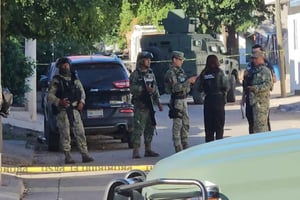 Fuerzas federales y estatales aseguraron tres talleres de blindaje artesanal en Culiacán, tras una denuncia anónima que alertó sobre actividades presuntamente