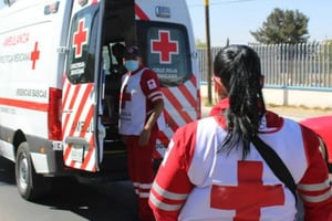 Una mujer de 43 años fue encontrada sin vida en su domicilio en Gómez Palacio, tras presuntamente ingerir anticongelante, hecho que movilizó