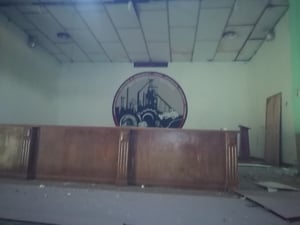 Las instalaciones muestran vandalismo, deterioro y signos del olvido tras la parálisis de la siderúrgica.  A más de dos años de que Altos Hornos de México