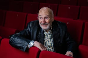 El reconocido actor argentino Héctor Alterio murió a los 96 años en Madrid; su familia confirmó la noticia y el mundo del cine rinde homenaje.  El actor Héctor