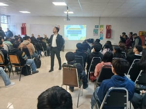 Más de 200 estudiantes del CONALEP Múzquiz recibieron pláticas sobre prevención, acoso, drogas y responsabilidades legales a cargo del delegado regional Diego
